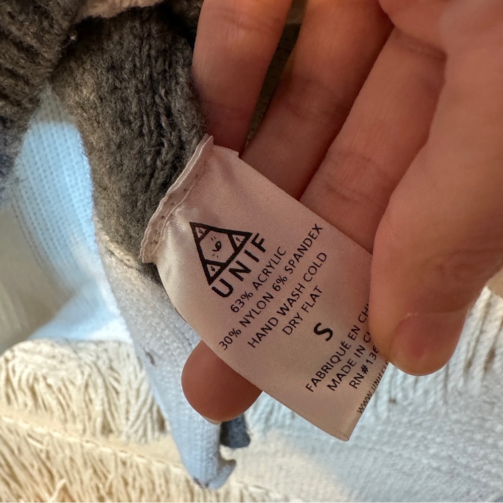 UNIF x Urban Outfitters gray and white layer ribbed crewneck sweater S - Picture 8 of 12